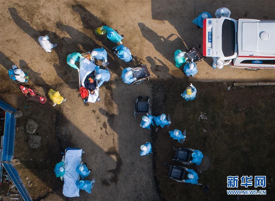 （新華全媒頭條&middot;圖文互動(dòng)） （5）做好疫情防護(hù) 統(tǒng)籌抓好改革發(fā)展穩(wěn)定各項(xiàng)工作&mdash;&mdash;堅(jiān)決打贏疫情防控阻擊戰(zhàn)系列述評(píng)之四