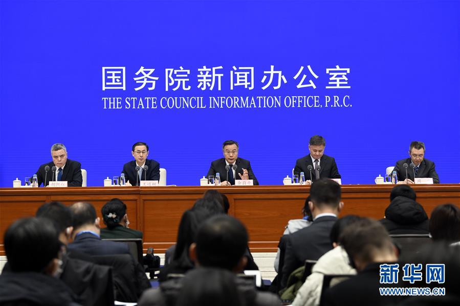 （新華全媒頭條&middot;圖文互動(dòng)） （8）做好疫情防護(hù) 統(tǒng)籌抓好改革發(fā)展穩(wěn)定各項(xiàng)工作&mdash;&mdash;堅(jiān)決打贏疫情防控阻擊戰(zhàn)系列述評(píng)之四