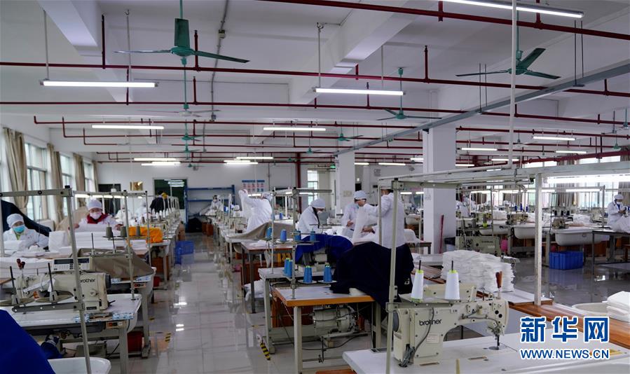 (來自經(jīng)濟(jì)前沿的故事·企業(yè)復(fù)工復(fù)產(chǎn)·圖文互動(dòng))(2)堅(jiān)守生產(chǎn)線就是保護(hù)“生命線”——廣西部分企業(yè)復(fù)工生產(chǎn)見聞