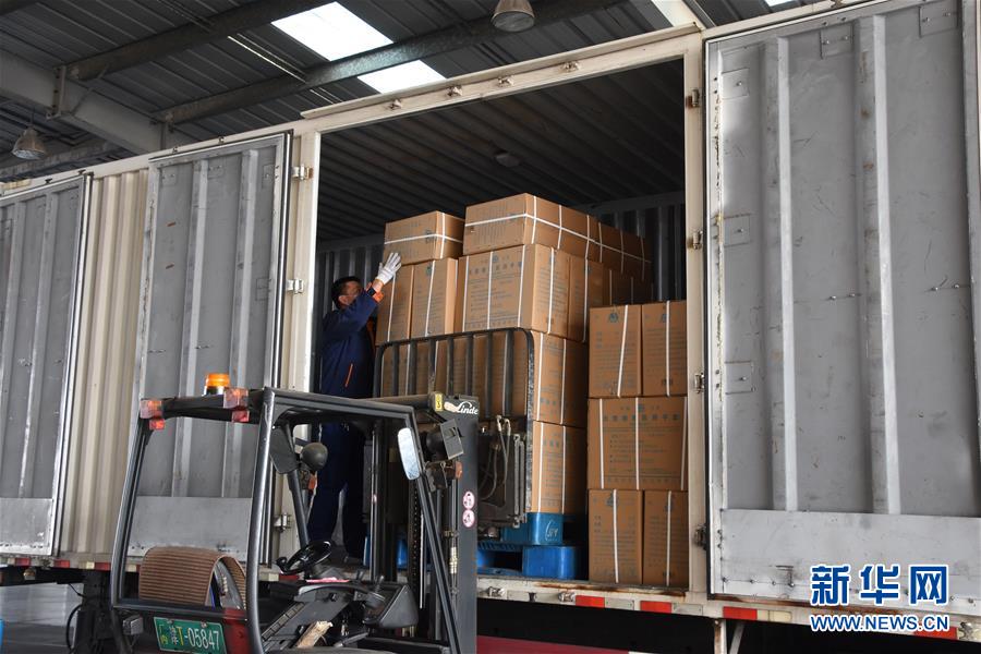 （圖文互動）（1）爭分奪秒，為了那千公里之外的馳援&mdash;&mdash;急需防疫物資天津復工復產(chǎn)一線見聞