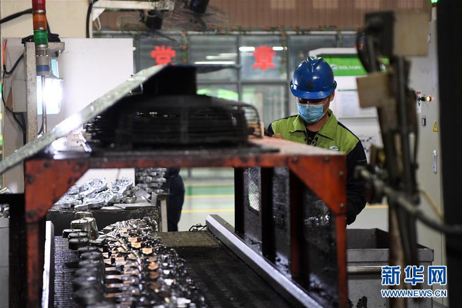 (聚焦疫情防控)(2)重慶部分民營企業(yè)復(fù)工復(fù)產(chǎn)