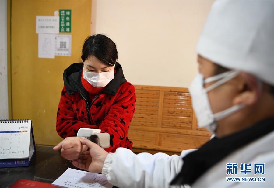 （抓好經(jīng)濟發(fā)展 應(yīng)對復雜局面&middot;圖文互動）（1）2500萬農(nóng)民工如何安全返崗？&mdash;&mdash;農(nóng)民工大省四川復工觀察