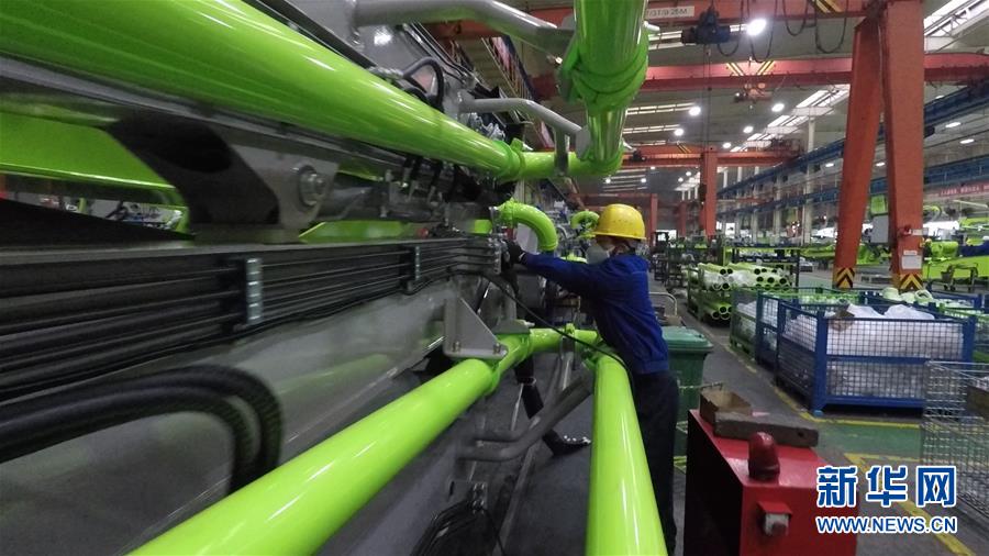 （圖文互動）（1）吃粉擼串，商圈&ldquo;打卡&rdquo;，動車出廠&mdash;&mdash;湖南&ldquo;標簽&rdquo;復蘇記