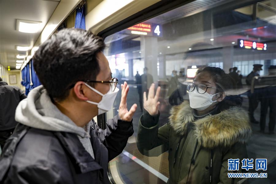 （聚焦疫情防控&middot;對口支援19省份在奮戰(zhàn)&middot;圖文互動）（5）&ldquo;當我們摘下口罩，看到彼此勝利的微笑&rdquo;&mdash;&mdash;重慶對口支援孝感市抗擊疫情紀實