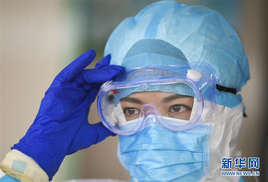 （一線抗疫群英譜&middot;圖文互動）（4）&ldquo;我已躬身入局，勢要共渡難關(guān)!&rdquo;&mdash;&mdash;戰(zhàn)&ldquo;疫&rdquo;一線醫(yī)生黃霞