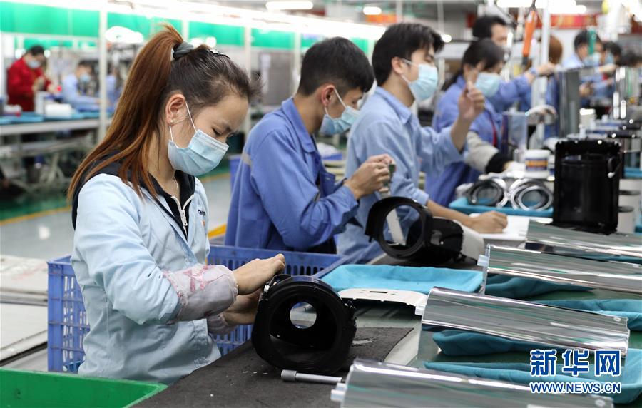 (抓好經(jīng)濟發(fā)展 應對復雜局面·圖文互動)(2)在“家電之都”順德看“中國制造”抗壓前行