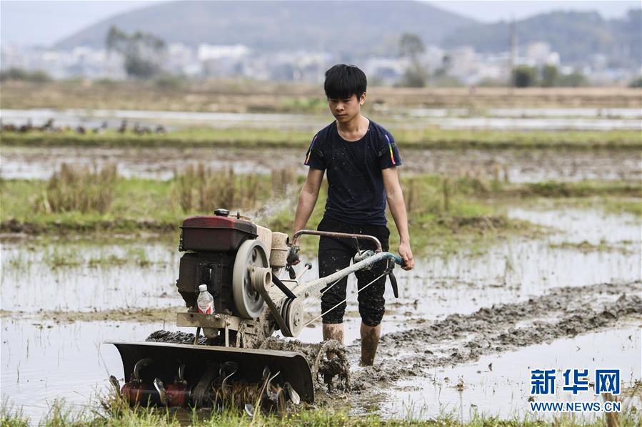 （圖文互動(dòng)）（1）&ldquo;早一天復(fù)工，損失就少一點(diǎn)&rdquo;&mdash;&mdash;廣西以精準(zhǔn)防控推動(dòng)復(fù)工復(fù)產(chǎn)一線見(jiàn)聞