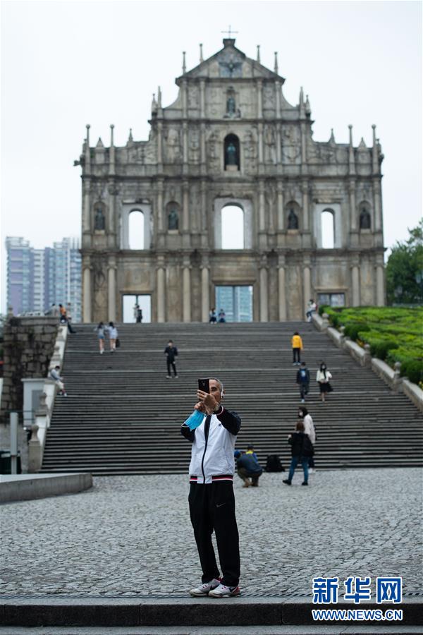 (XHDW·圖文互動)(4)澳門疫情防控工作初見成效 經(jīng)濟社會秩序逐漸恢復(fù)