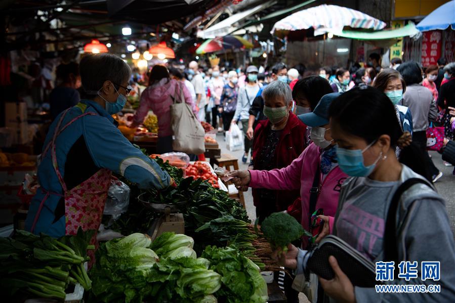 (XHDW·圖文互動)(5)澳門疫情防控工作初見成效 經(jīng)濟社會秩序逐漸恢復(fù)