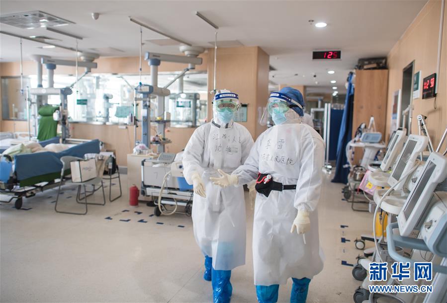 (新華全媒頭條·圖文互動(dòng))(11)赤子之歌——記奮戰(zhàn)在抗疫一線的90后白衣戰(zhàn)士