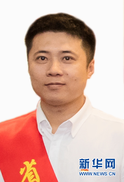 (一線抗疫群英譜·圖文互動(dòng))(3)楊波:生命定格在摯愛(ài)的崗位上