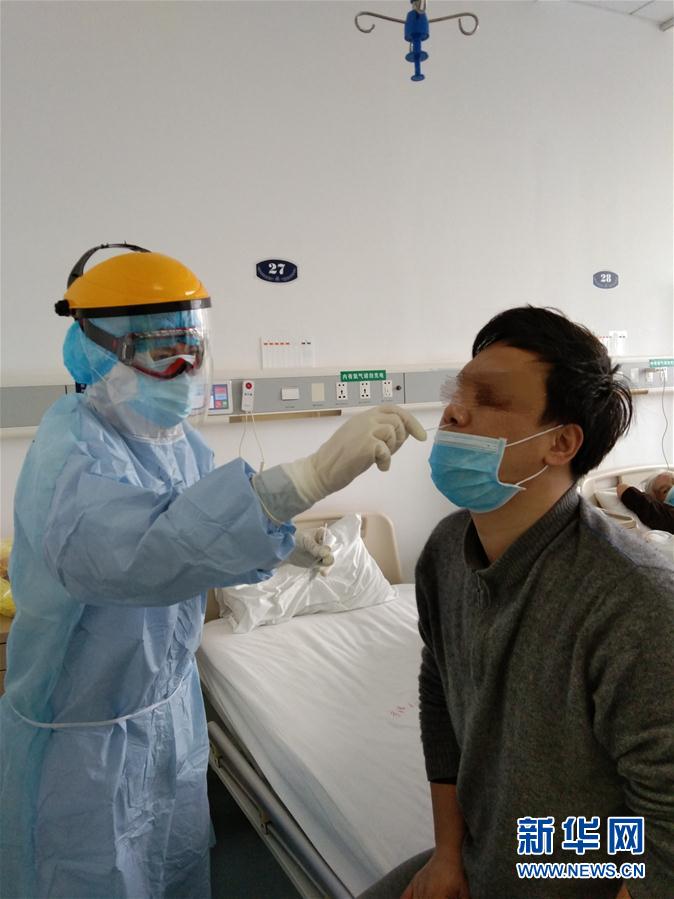 (在習近平新時代中國特色社會主義思想指引下——新時代新作為新篇章·習近平總書記關(guān)切事·圖文互動)(1)口罩擋不住你的美——戰(zhàn)“疫”一線巾幗掠影