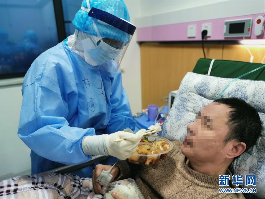 （一線抗疫群英譜&middot;圖文互動）（3）&ldquo;我們，撐得起！&rdquo;&mdash;&mdash;軍隊支援湖北醫(yī)療隊年輕醫(yī)務工作者的青春宣言