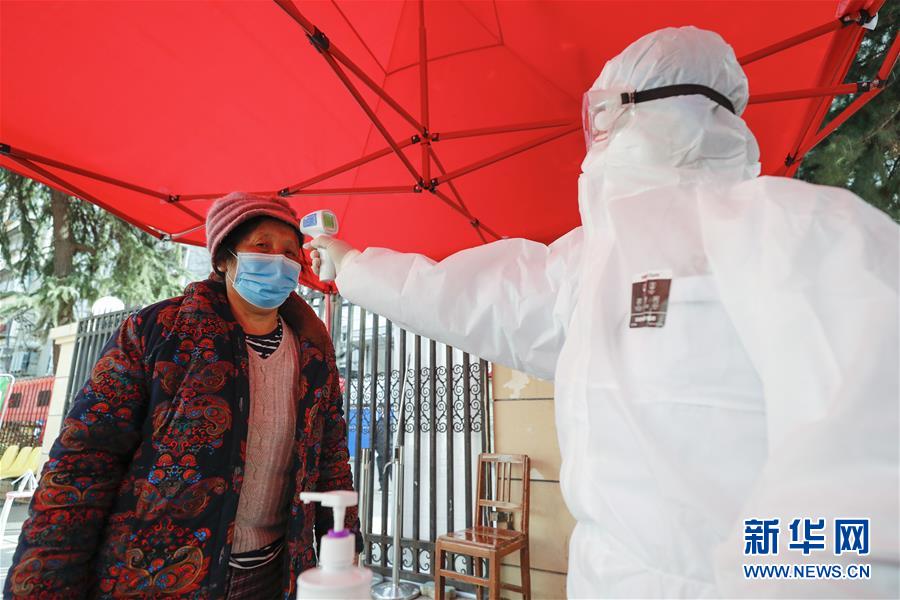 (聚焦疫情防控·圖文互動(dòng))(2)篩查防護(hù)嚴(yán)格 門診有序增開——武漢部分醫(yī)院走訪見聞