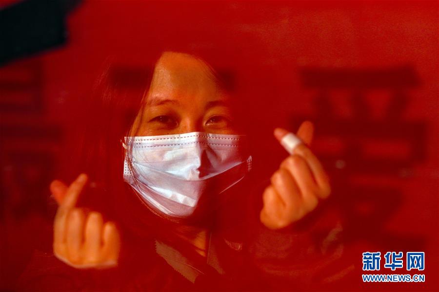 （新華全媒頭條&middot;圖文互動(dòng)）（5）最美逆行者，武漢永遠(yuǎn)記得你！&mdash;&mdash;首批援鄂醫(yī)療隊(duì)返程紀(jì)實(shí)