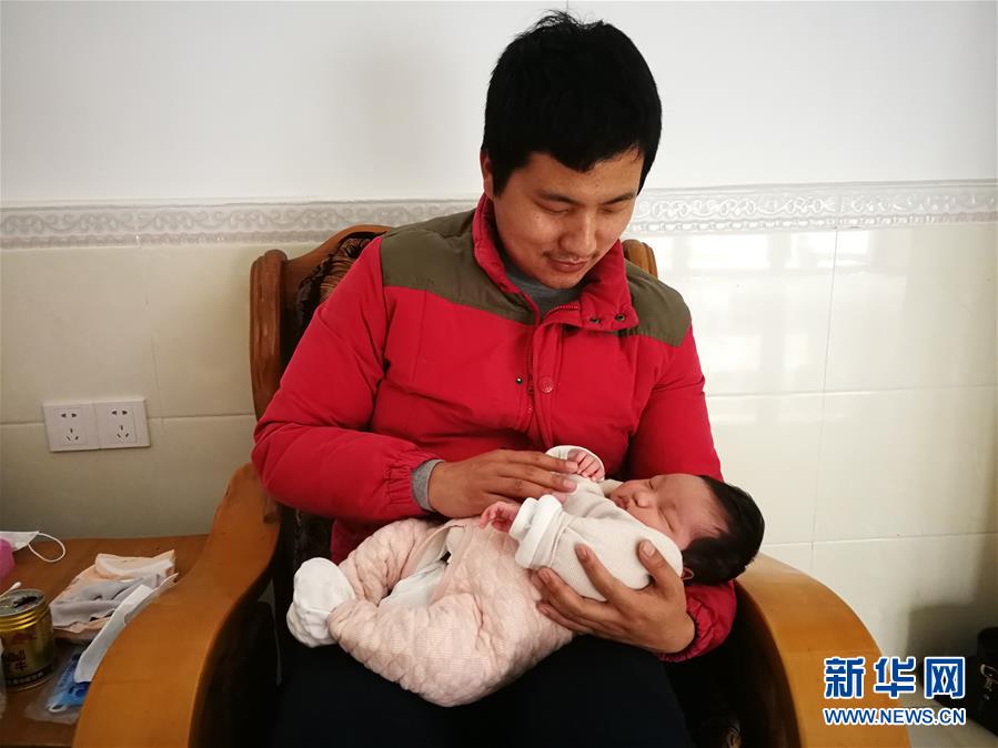 （一線抗疫群英譜&middot;圖文互動）（7）羅文浩：&ldquo;女兒，你的名字里有溫暖，有榮光！&rdquo;