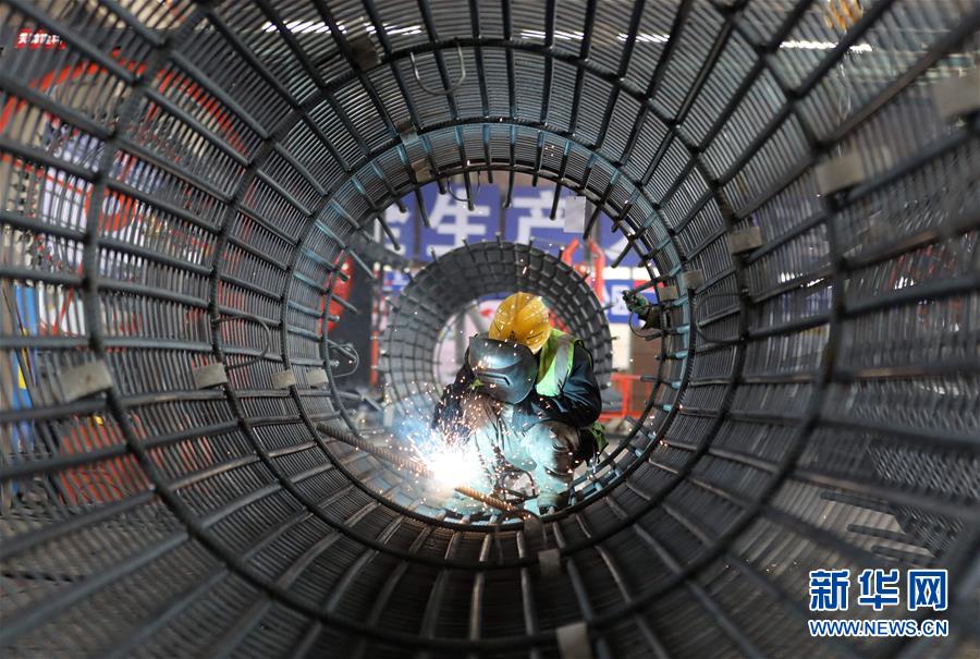 (中國經(jīng)濟(jì)新觀察·圖文互動(dòng))(3)重大投資項(xiàng)目開復(fù)工提速 吹響中國經(jīng)濟(jì)復(fù)蘇“沖鋒號”