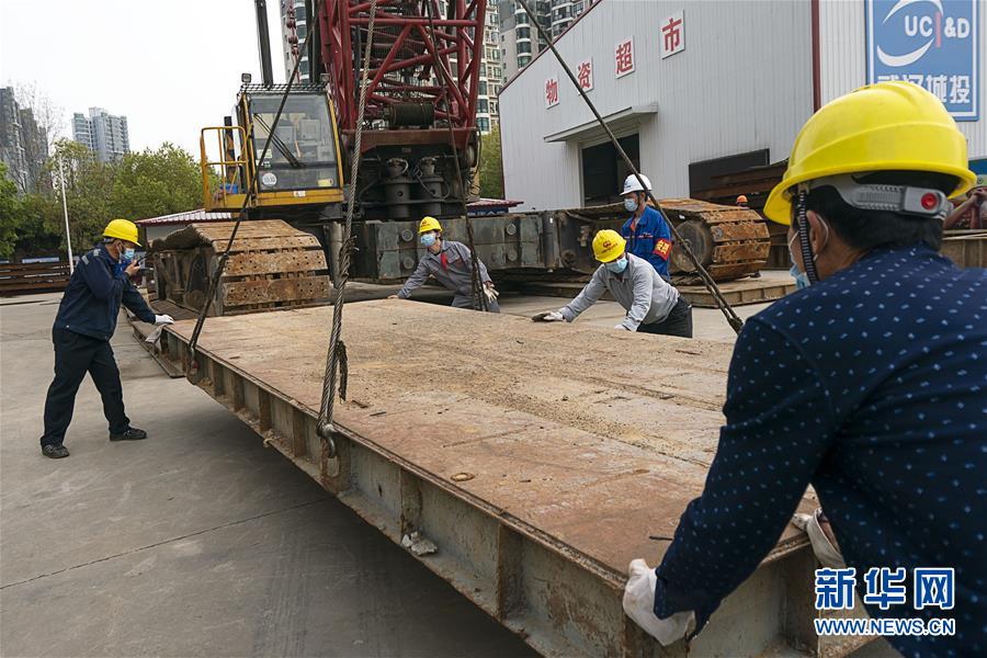 （新華全媒頭條&middot;圖文互動(dòng)）（9）在艱難中重啟 在陣痛中復(fù)蘇&mdash;&mdash;湖北推動(dòng)安全有序復(fù)工復(fù)產(chǎn)掃描