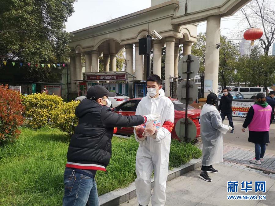 （習近平致敬的戰(zhàn)&ldquo;疫&rdquo;英雄&middot;下沉干部篇&middot;圖文互動）（3）他們，挺身而出守防線