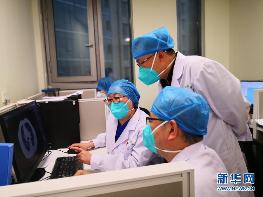 (一線抗疫群英譜·圖文互動(dòng))一名白衣天使的“逆行”沖鋒——記泰康同濟(jì)醫(yī)院感染十三科醫(yī)生石蕊