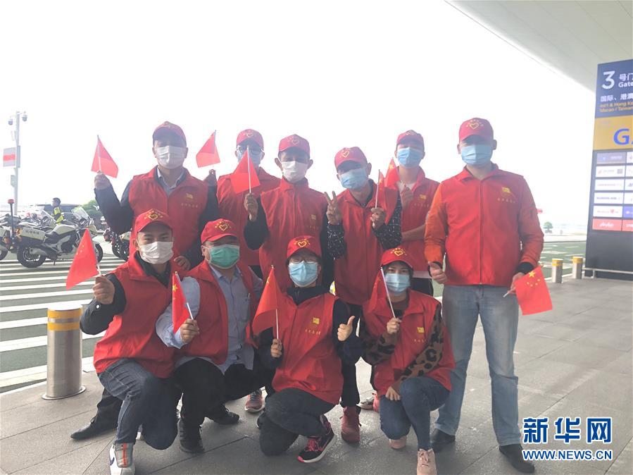 （新華全媒頭條&middot;習近平致敬的戰(zhàn)&ldquo;疫&rdquo;英雄&middot;武漢人民篇&middot;圖文互動）（10）壯哉，大武漢&mdash;&mdash;獻給英雄的武漢人民