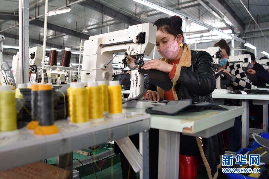 (決戰(zhàn)決勝脫貧攻堅·圖文互動)(4)決戰(zhàn)昆侖——新疆聚焦10個未摘帽縣展開深度貧困攻堅戰(zhàn)