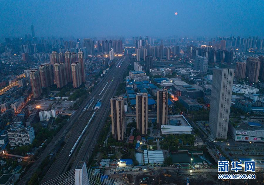 （新華全媒頭條&middot;圖文互動(dòng)）（4）武漢重啟，不負(fù)春天&mdash;&mdash;寫在武漢&ldquo;解封&rdquo;之際