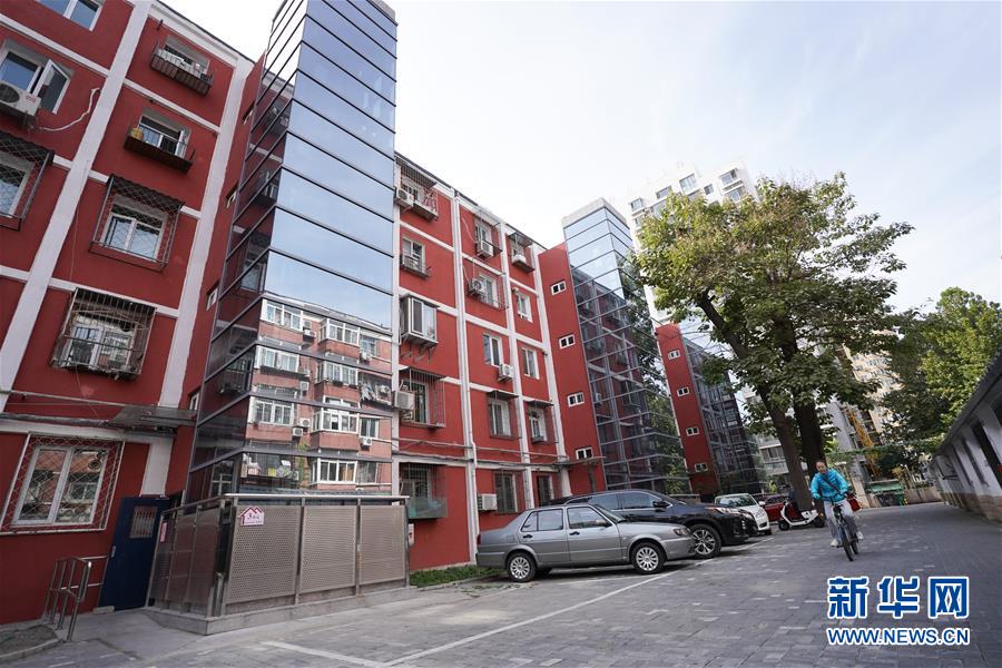 （新華全媒頭條&middot;圖文互動）（1）88級臺階，終于不再是座&ldquo;山&rdquo;？&mdash;&mdash;北京老舊小區(qū)加裝電梯現(xiàn)狀調(diào)查