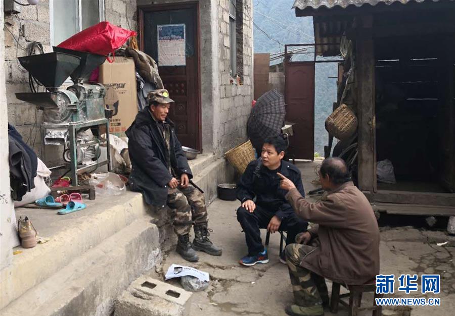 （在習(xí)近平新時代中國特色社會主義思想指引下&mdash;&mdash;新時代新作為新篇章&middot;習(xí)近平總書記關(guān)切事&middot;圖文互動）（5）啃下最后的硬骨頭&mdash;&mdash;脫貧攻堅掛牌督戰(zhàn)進(jìn)行時