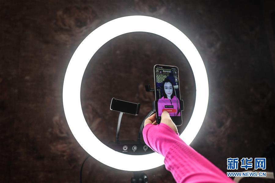 （在習(xí)近平新時(shí)代中國(guó)特色社會(huì)主義思想指引下&mdash;&mdash;新時(shí)代新作為新篇章&middot;習(xí)近平總書記關(guān)切事&middot;圖文互動(dòng)）（3）打開(kāi)生活的正確方式：更衛(wèi)生、更健康！