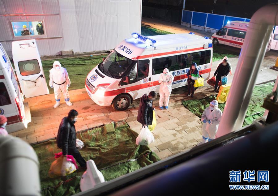 （聚焦疫情防控&middot;圖文互動）（11）分秒必爭！一切為了治病救人&mdash;&mdash;中國抗疫生命至上的生動實(shí)踐