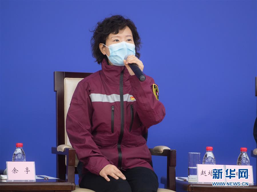 （聚焦疫情防控&middot;圖文互動）（5）分秒必爭！一切為了治病救人&mdash;&mdash;中國抗疫生命至上的生動實(shí)踐