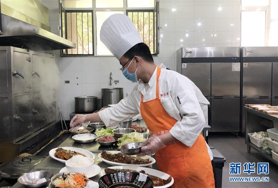 （聚焦復(fù)工復(fù)產(chǎn)&middot;圖文互動(dòng)）（3）春暖花開迎客來(lái)&mdash;&mdash;天津餐飲業(yè)回暖一線直擊
