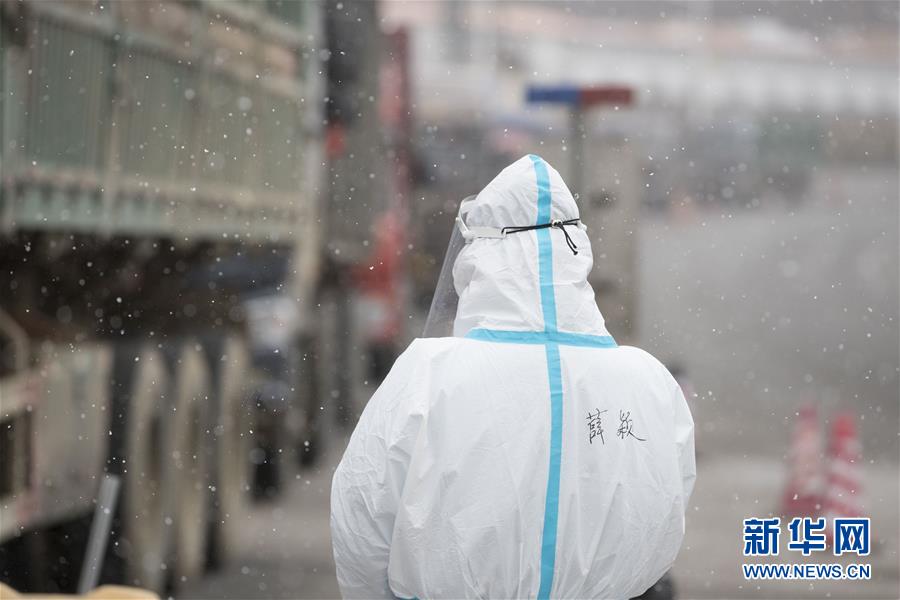 （新華全媒頭條&middot;圖文互動）（7）戰(zhàn)斗在防疫最前沿&mdash;&mdash;來自&ldquo;五一&rdquo;國際勞動節(jié)的致敬