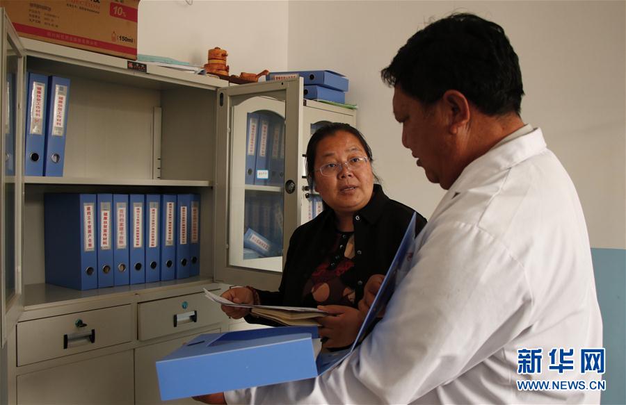 （代表委員履職&middot;圖文互動(dòng)）（1）為百姓健康奔走&mdash;&mdash;全國(guó)人大代表胡阿羅履職記