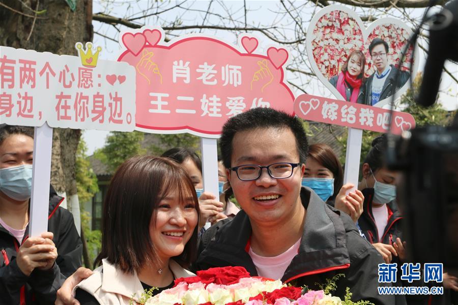 （新華全媒頭條&middot;圖文互動）（12）&ldquo;我看不見你的樣子，但我知道你是誰&rdquo;&mdash;&mdash;寫在國際護士節(jié)來臨之際