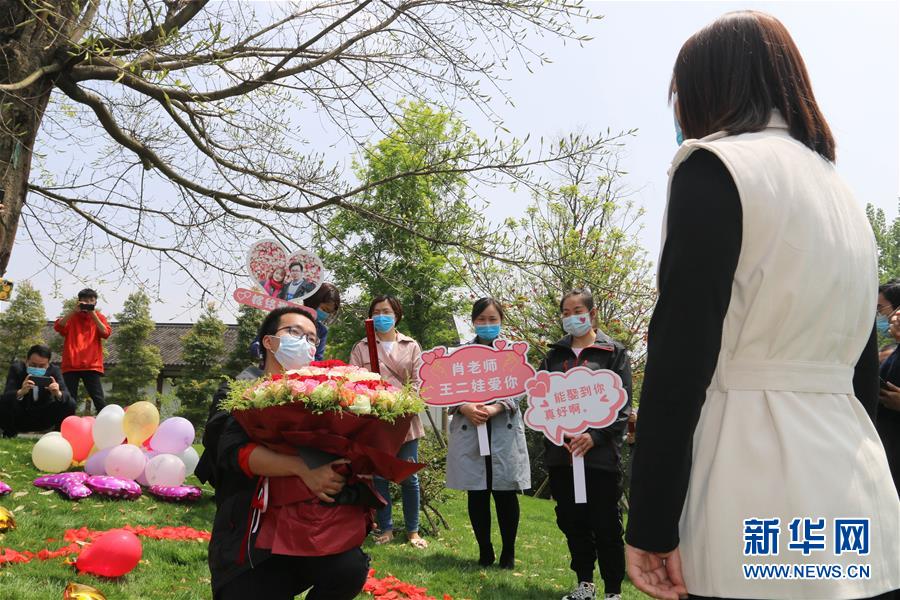（新華全媒頭條&middot;圖文互動）（13）&ldquo;我看不見你的樣子，但我知道你是誰&rdquo;&mdash;&mdash;寫在國際護士節(jié)來臨之際