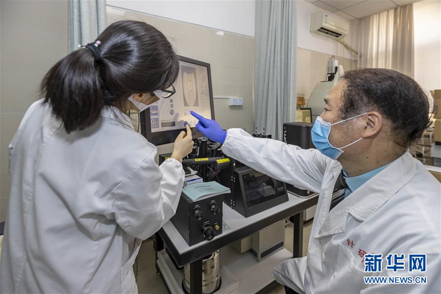 （代表委員履職&middot;圖文互動）（2）&ldquo;履職與行醫(yī)，都要精益求精&rdquo;&mdash;&mdash;全國政協(xié)委員吳煥淦履職記