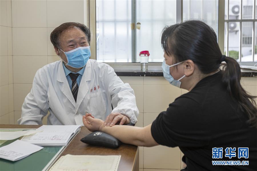 （代表委員履職&middot;圖文互動）（4）&ldquo;履職與行醫(yī)，都要精益求精&rdquo;&mdash;&mdash;全國政協(xié)委員吳煥淦履職記