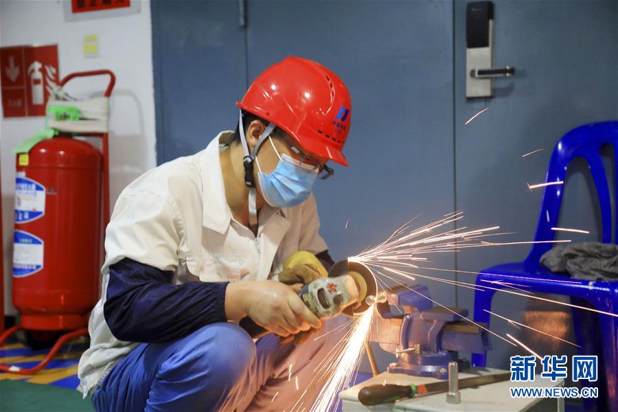 （全球抗疫進(jìn)行時(shí)&middot;圖文互動(dòng)）（3）通訊：額勒賽水電站為疫情下的柬埔寨提供發(fā)展動(dòng)力