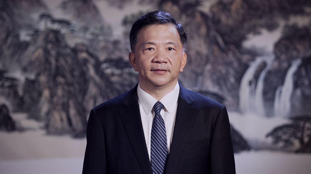 中宣部副部長  中央廣播電視總臺(tái)臺(tái)長、總編輯   慎海雄