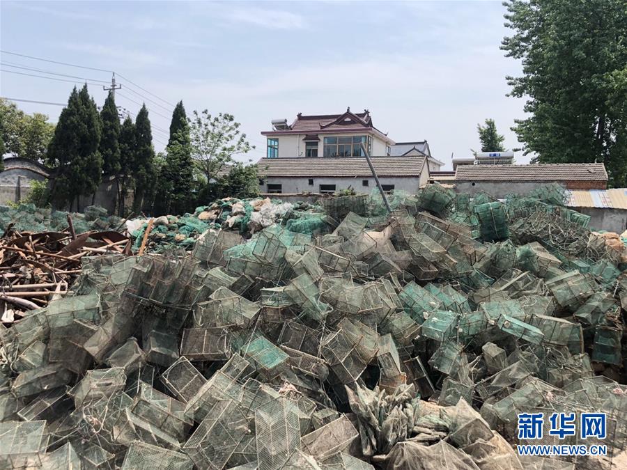 （新華視點&middot;圖文互動）（1）偷捕現(xiàn)象未絕，&ldquo;江鮮&rdquo;仍在高價交易&mdash;&mdash;長江&ldquo;禁漁令&rdquo;實施近半年追蹤