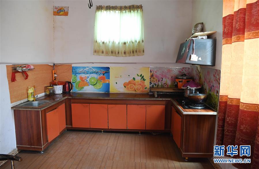 (決戰(zhàn)決勝脫貧攻堅(jiān)·聚焦三區(qū)三州·圖文互動(dòng))(5)安居房里的新物件