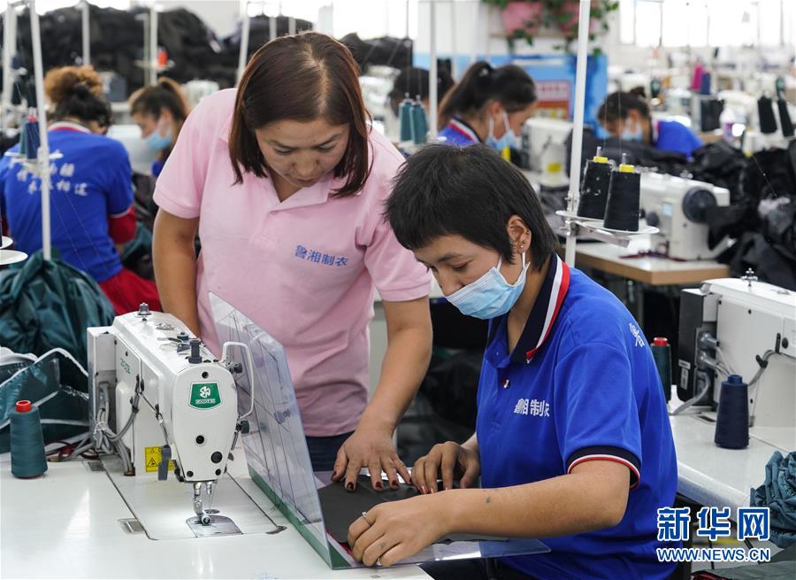 (決戰(zhàn)決勝脫貧攻堅·圖文互動)(2)紡織女工進城記