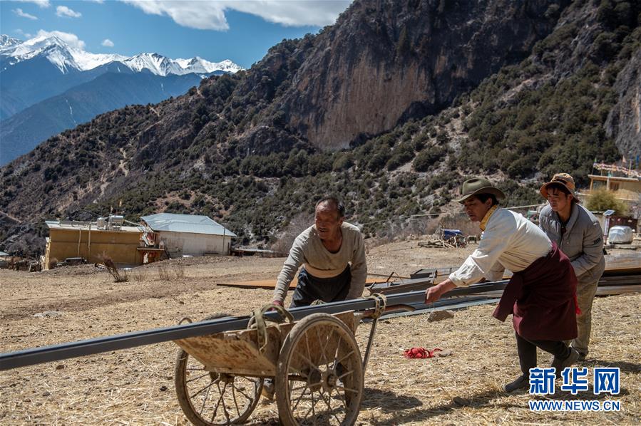 （決戰(zhàn)決勝脫貧攻堅&middot;聚焦三區(qū)三州&middot;圖文互動）（2）拓展新天地&mdash;&mdash;云南迪慶藏區(qū)&ldquo;新產(chǎn)業(yè)&rdquo;掠影