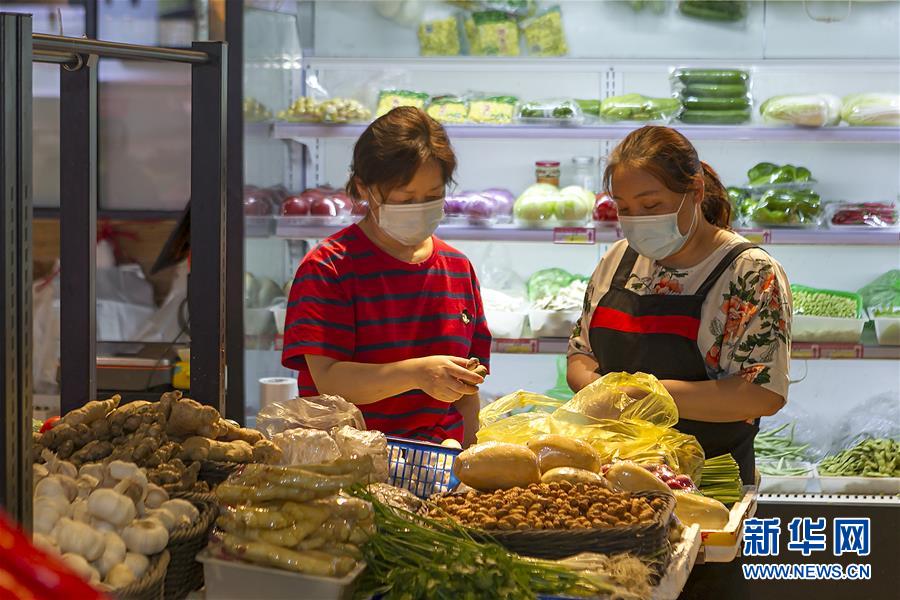 （圖文互動）（3）告別臟亂，留住溫情&mdash;&mdash;上海鬧市小菜場見聞