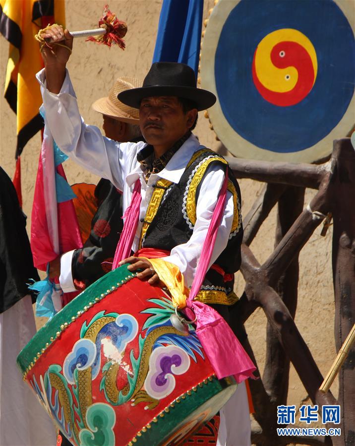 （圖文互動）（4）高原追夢人守護(hù)非遺&ldquo;活化石&rdquo;