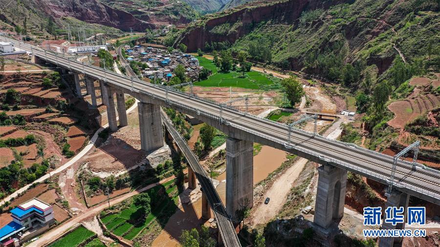 （新華全媒頭條&middot;圖文互動(dòng)）（1）自強(qiáng)的力量&mdash;&mdash;成昆鐵路通車(chē)50年記