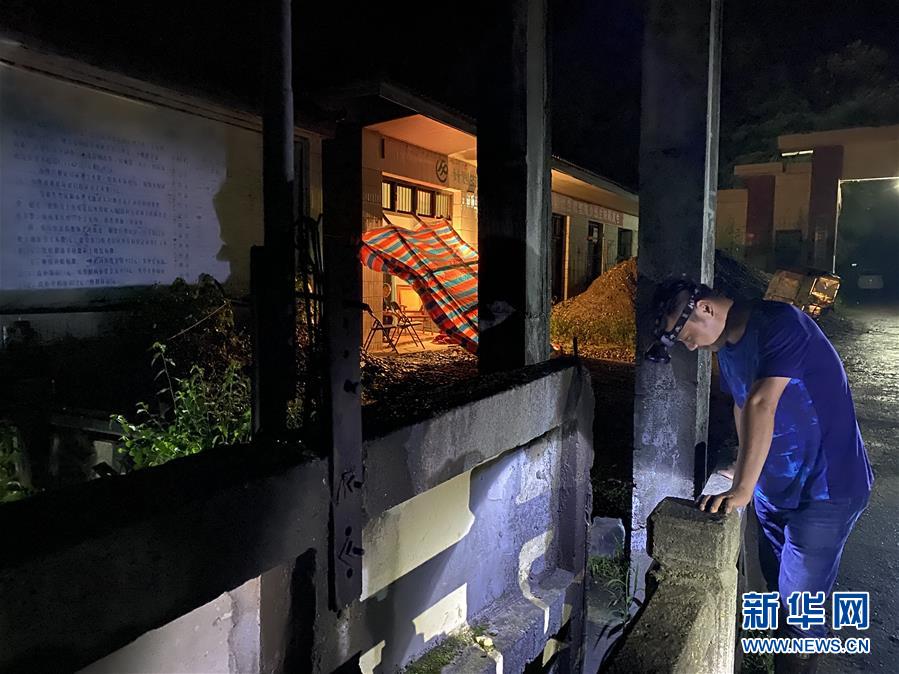 （防汛抗洪&middot;圖文互動(dòng)）（2）目擊洞庭抗洪&ldquo;風(fēng)向標(biāo)&rdquo;挺過第一波攻擊