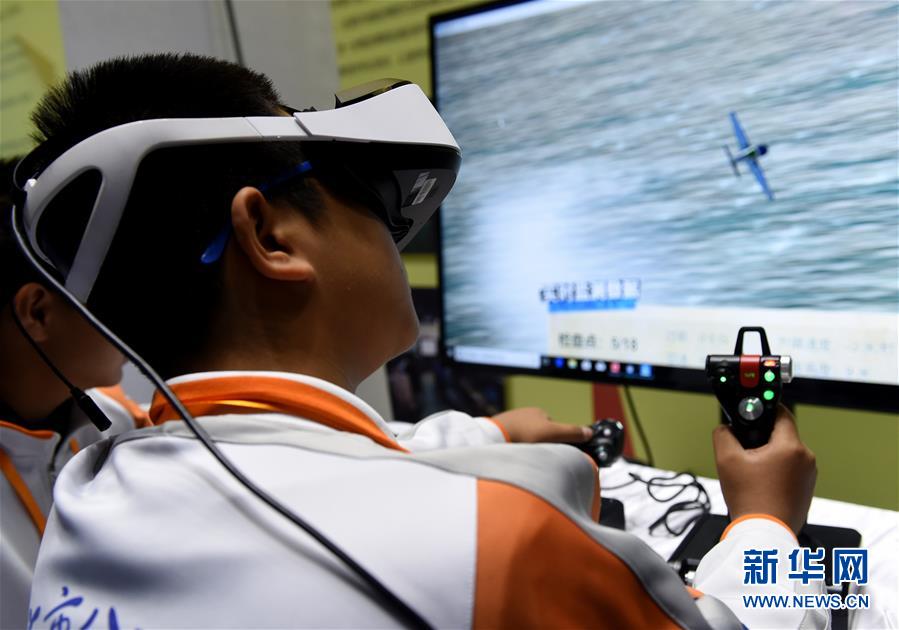 (新華全媒頭條·圖文互動(dòng))(15)“美麗的中國夢(mèng)屬于你們”——以習(xí)近平同志為核心的黨中央關(guān)心少年兒童工作紀(jì)實(shí)